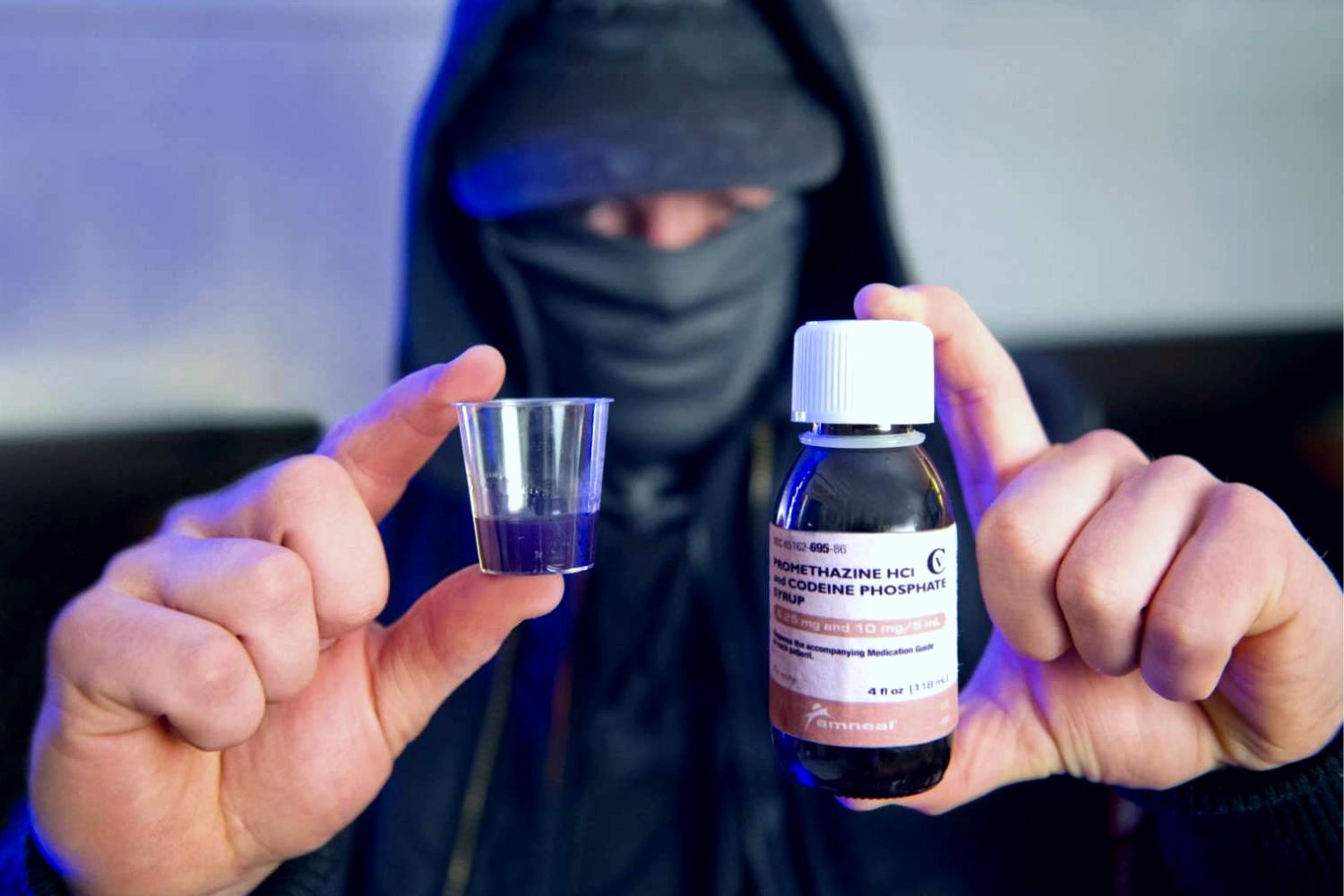 Как на человека влияет кодеин: опасности и последствия